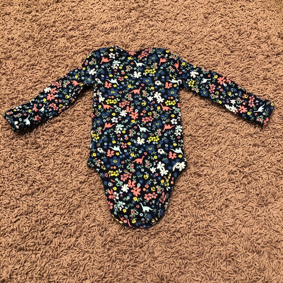 Gently used Carter’s Infant onesie - Picture 4 of 8